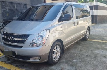 White Hyundai Starex 2011 for sale in Automatic