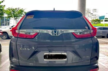 Selling White Honda Cr-V 2018 in Taytay