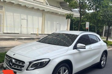 Sell White 2018 Mercedes-Benz 180 in Manila