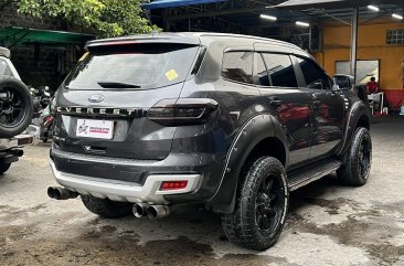 White Ford Everest 2018 for sale in Manila