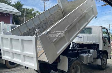 2015 Isuzu Elf in Calapan, Oriental Mindoro