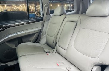 White Mitsubishi Montero sport 2010 for sale in Las Piñas