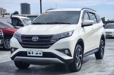 Pearl White Toyota Rush 2020 for sale in Automatic