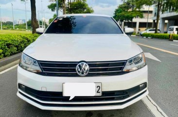 Selling Silver Volkswagen Jetta 2017 in Makati