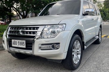 Pearl White Mitsubishi Pajero 2015 for sale in Automatic