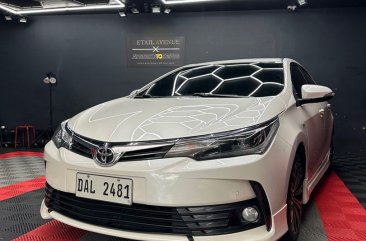 Pearl White Toyota Corolla 2018 for sale in Automatic