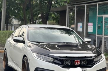 White Honda Civic 2018 for sale in Manila