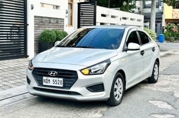 Selling White Hyundai Reina 2019 in Pasig