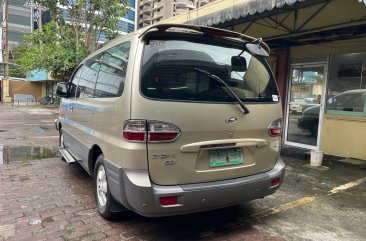 White Hyundai Starex 2005 for sale in Automatic