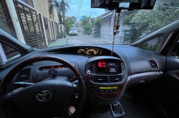 White Toyota Previa 2005 for sale in Parañaque