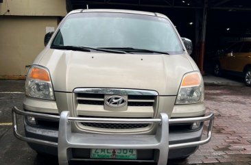 White Hyundai Starex 2005 for sale in Automatic