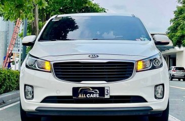 Selling White Kia Carnival 2016 in Makati