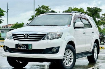 Selling White Toyota Fortuner 2012 in Makati