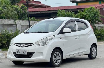 White Hyundai Eon 2016 for sale in Parañaque