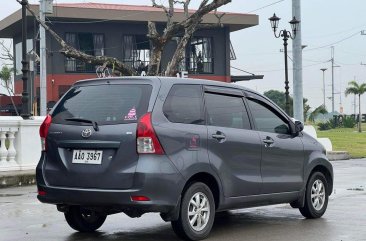 Selling White Toyota Avanza 2014 in Parañaque