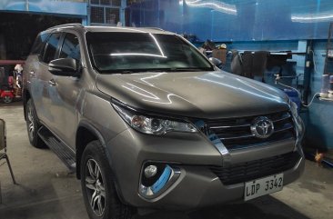 Selling White Toyota Fortuner 2017 in Manila