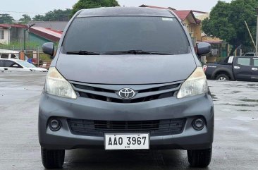 Selling White Toyota Avanza 2014 in Parañaque