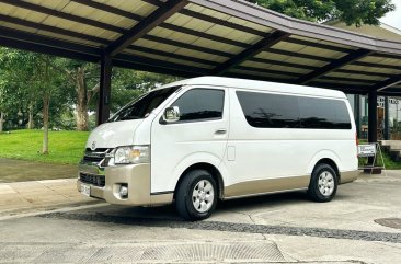 Pearl White Toyota Hiace 2017 for sale in Automatic