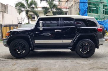 White Toyota Fj Cruiser 2015 for sale in Manila