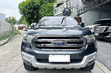 Selling White Ford Everest 2016 in Bacoor