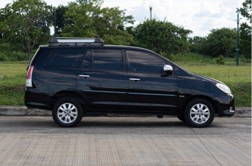 White Toyota Innova 2010 for sale in Biñan