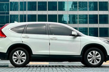 Sell White 2012 Honda Cr-V in Makati