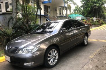 Selling White Toyota Camry 2004 in Quezon City