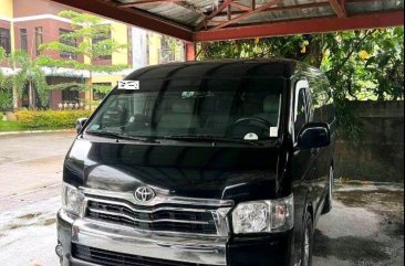 Selling Pearl White Toyota Hiace Super Grandia 2018 in Quezon City