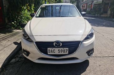 White Mazda 3 2016 for sale in Automatic