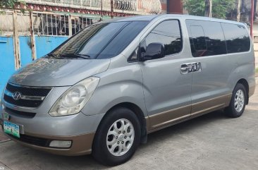 Selling White Hyundai Grand starex 2011 in Valenzuela