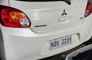 Pearl White Mitsubishi Mirage 2000 for sale in Mandaluyong