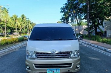 Selling White Toyota Hiace Super Grandia 2013 in Pasay