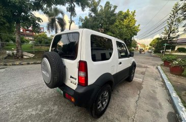 Sell White 2011 Suzuki Jimny in Parañaque