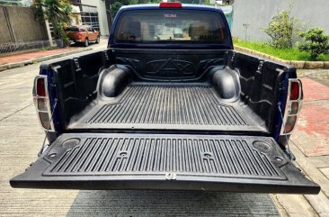 White Nissan Frontier navara 2009 for sale in Quezon City