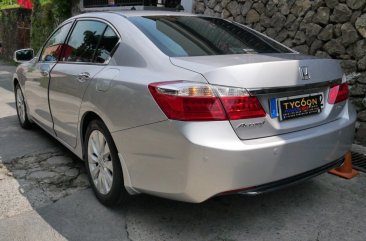 Sell Silver 2014 Honda Accord in Mandaluyong