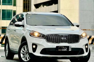 Sell White 2018 Kia Sorento in Makati