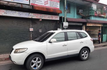 Sell White 2009 Hyundai Santa Fe in Mandaluyong