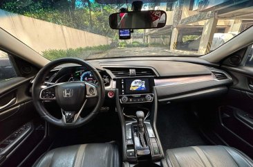 White Honda Civic 2018 for sale in Automatic