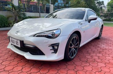 Selling White Toyota 86 2018 in Manila