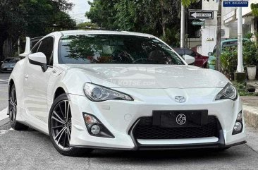 2013 Toyota 86 2.0 White Pearl AT in Manila, Metro Manila