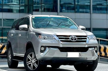 Selling White Toyota Fortuner 2020 in Makati