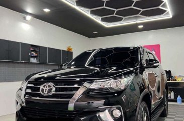 Selling White Toyota Fortuner 2017 in Manila