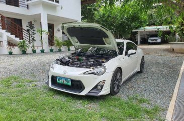 White Toyota 86 2013 for sale in Automatic