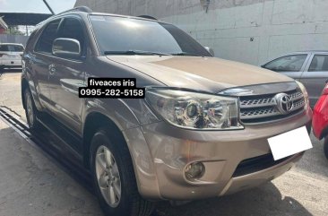 Selling White Toyota Fortuner 2009 in Mandaue