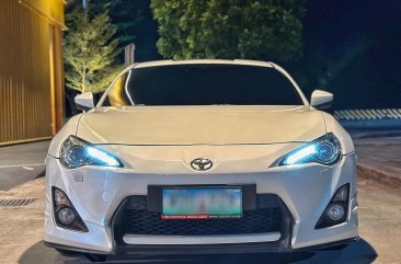 Pearl White Toyota 86 2014 for sale in Automatic