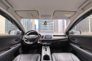 Sell White 2015 Honda Hr-V in Makati