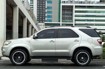 White Toyota Fortuner 2010 for sale in Makati