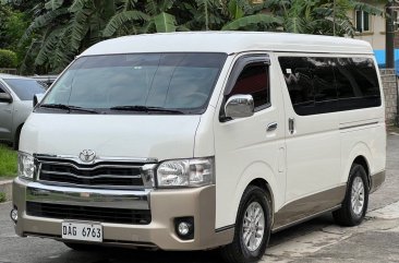 White Toyota Hiace Super Grandia 2018 for sale in Automatic