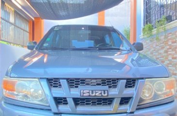 White Isuzu Crosswind 2010 for sale in Manila