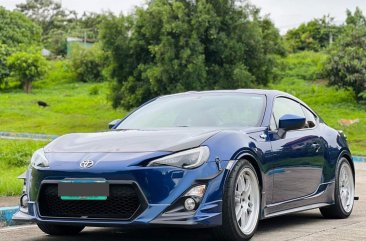 Selling White Toyota 86 2013 in Manila